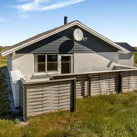 Ava - 350m From The Sea By Interhome *