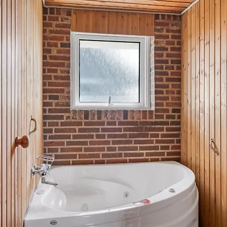 Ava - 350m From The Sea By Interhome 펜션